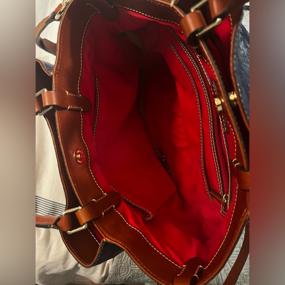 Stylish faux 4 fall. Crossbody/handle satchel. Several storage sections NWOT - Picture 6 of 8